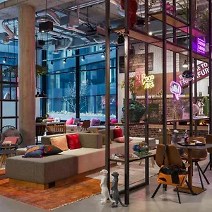 Hotel Moxy Frankfurt Center ***
